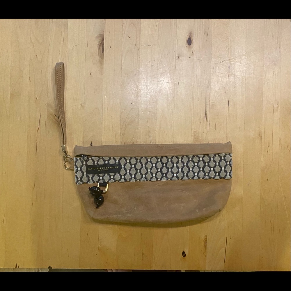 jacqueline kangley maui tan suede clutch w/ black and white pattern trim